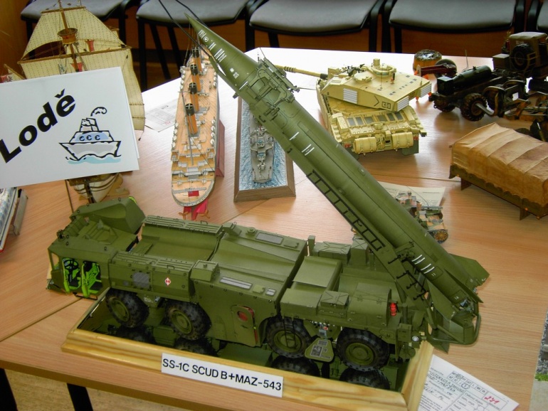 PAP�ROV� JARO PRAHA CHODOV 2009
