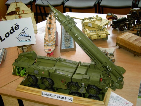PAP�ROV� JARO PRAHA CHODOV 2009