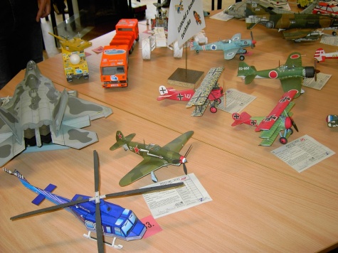 PAP�ROV� JARO PRAHA CHODOV 2009