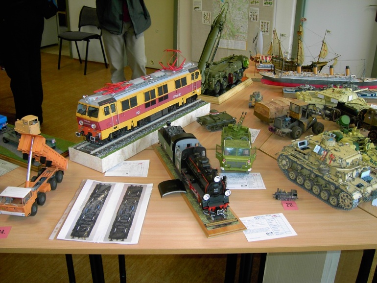 PAP�ROV� JARO PRAHA CHODOV 2009