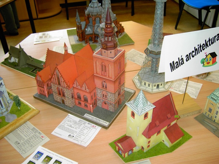 PAP�ROV� JARO PRAHA CHODOV 2009