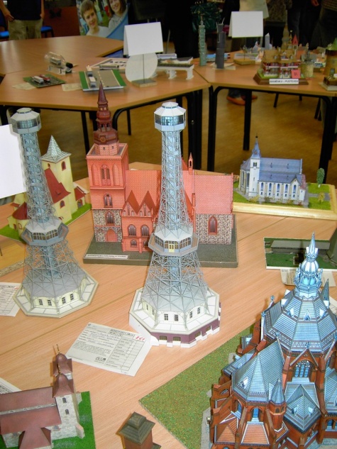 PAP�ROV� JARO PRAHA CHODOV 2009