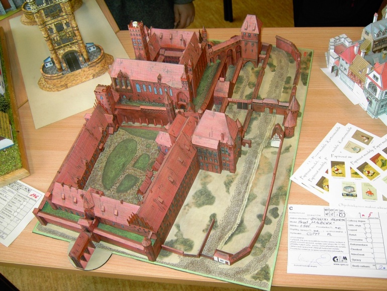 PAP�ROV� JARO PRAHA CHODOV 2009