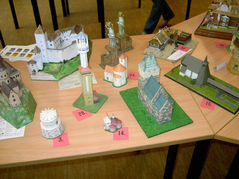 PAP�ROV� JARO PRAHA CHODOV 2009