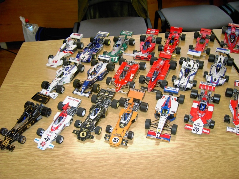 PAP�ROV� JARO PRAHA CHODOV 2009