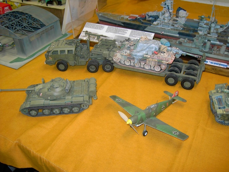 PAP�ROV� JARO PRAHA CHODOV 2009