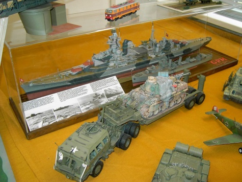 PAP�ROV� JARO PRAHA CHODOV 2009