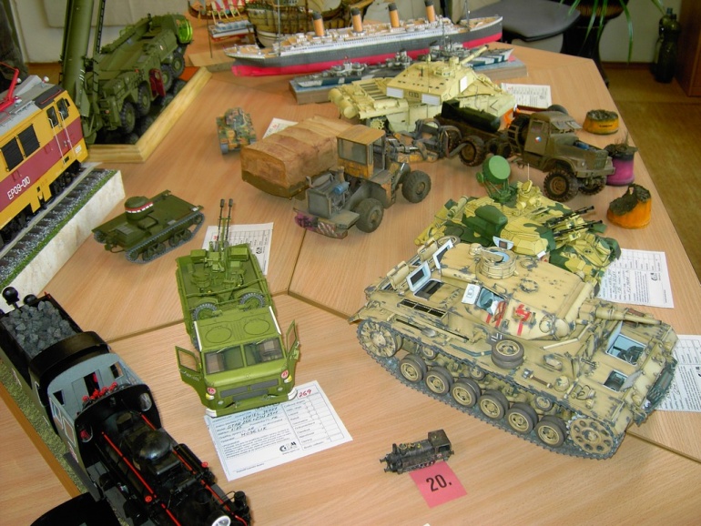 PAP�ROV� JARO PRAHA CHODOV 2009