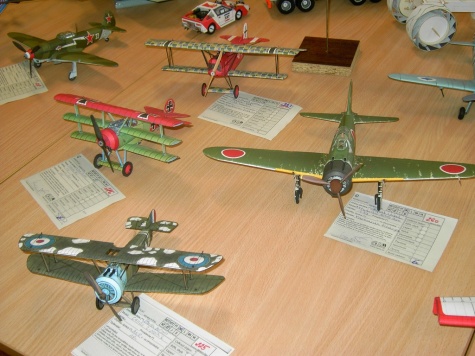 PAP�ROV� JARO PRAHA CHODOV 2009