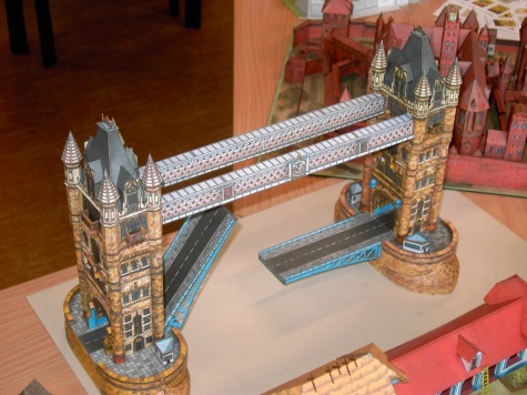 PAP�ROV� JARO PRAHA CHODOV 2009