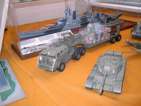 PAP�ROV� JARO PRAHA CHODOV 2009