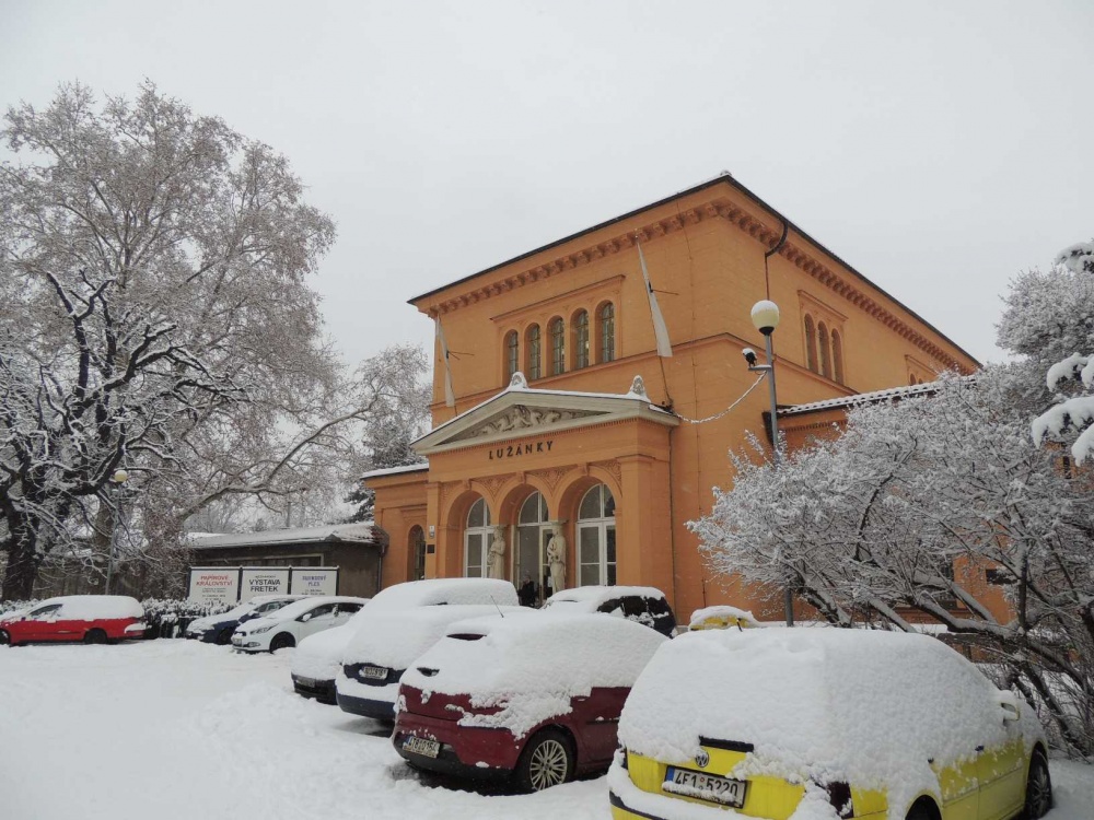 Pap�rov� kr�lovstv� 2013
