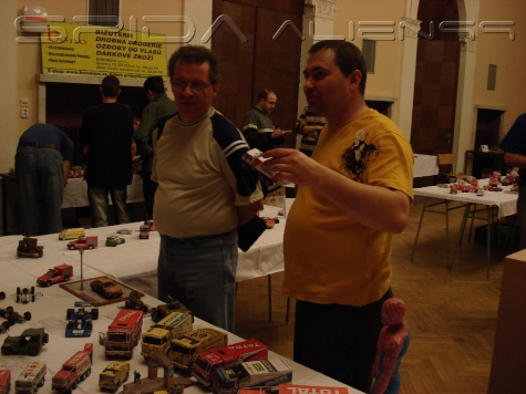 Pap�rov� Kr�lovstv� Brno 2008