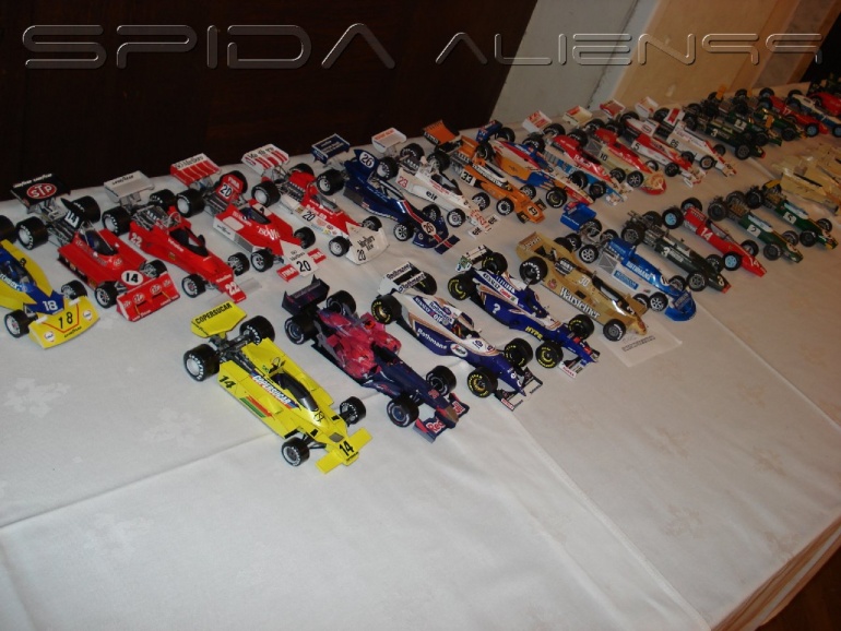 Pap�rov� Kr�lovstv� Brno 2008