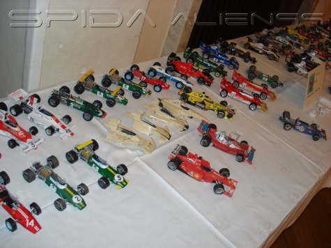Pap�rov� Kr�lovstv� Brno 2008