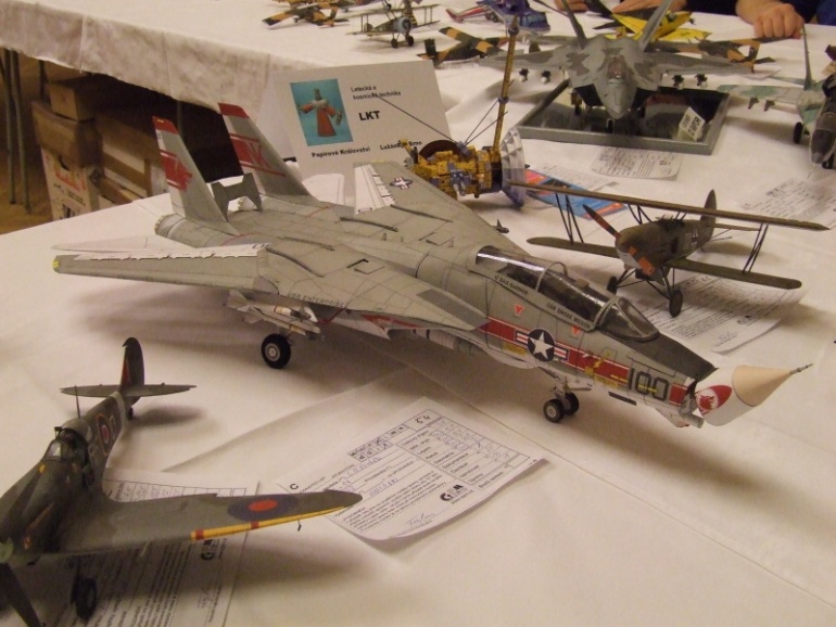 Pap�rov� Kr�lovstv� Brno 2009