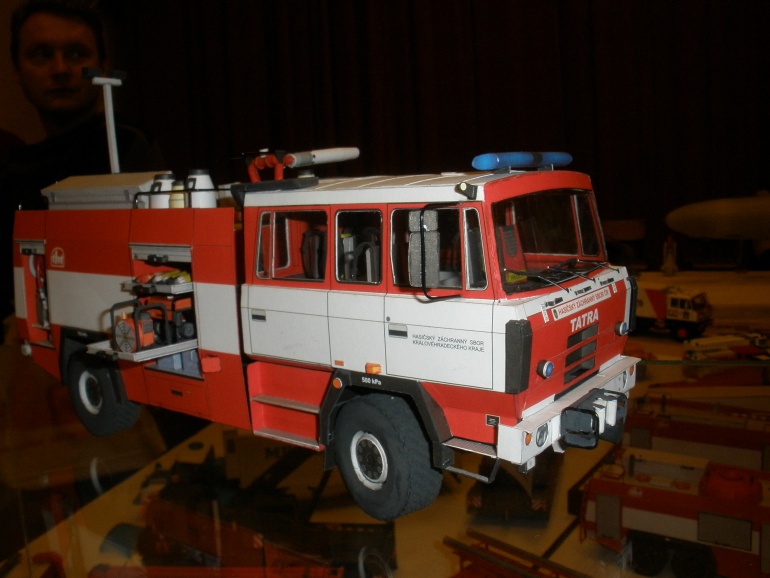 Pap�rov� Kr�lovstv� Brno 2010