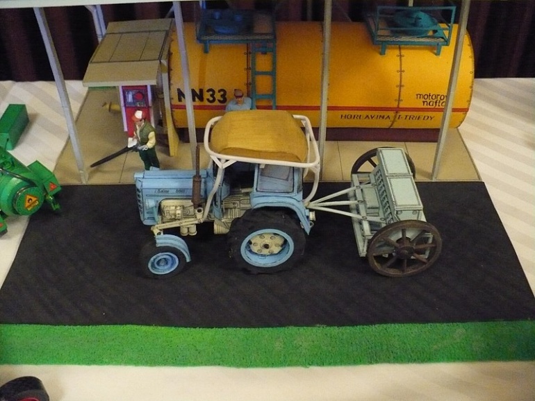 Pap�rov� kr�lovstv� Brno 2011