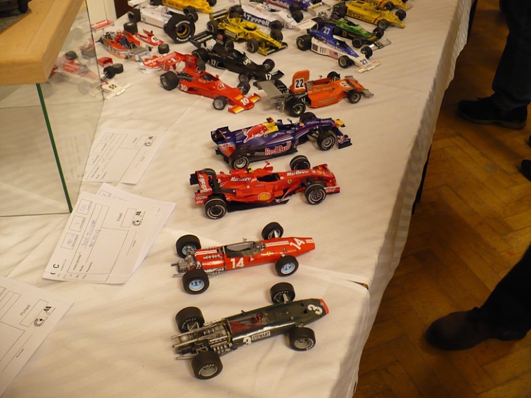 Pap�rov� kr�lovstv� Brno 2011