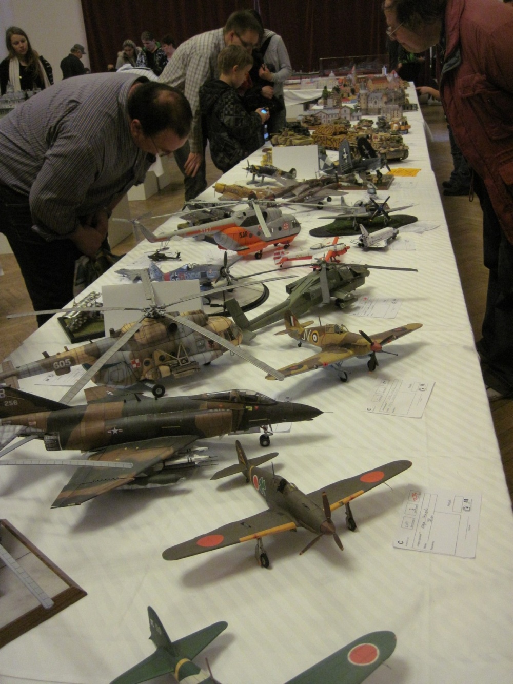 Pap�rov� kr�lovstv� Brno 2012