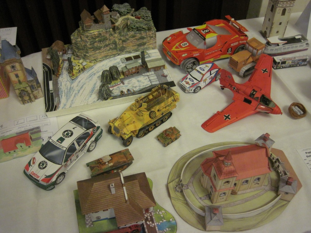 Pap�rov� kr�lovstv� Brno 2012