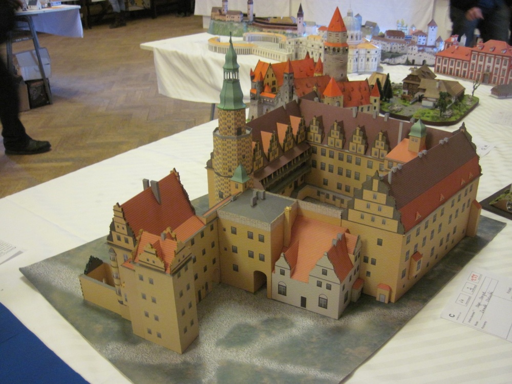 Pap�rov� kr�lovstv� Brno 2012