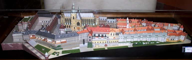 Papírové Léto III - vernisáž Hradec Králové, 18.5.2007 (Plná velikost v novém okně) Papírové Léto III - vernisáž Hradec Králové, 18.5.2007