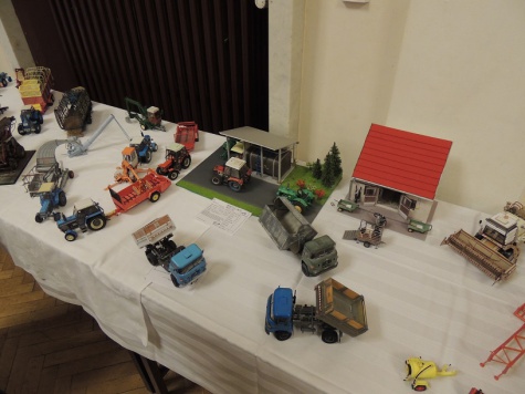Pap�rov� kr�lovstv� Brno 2014