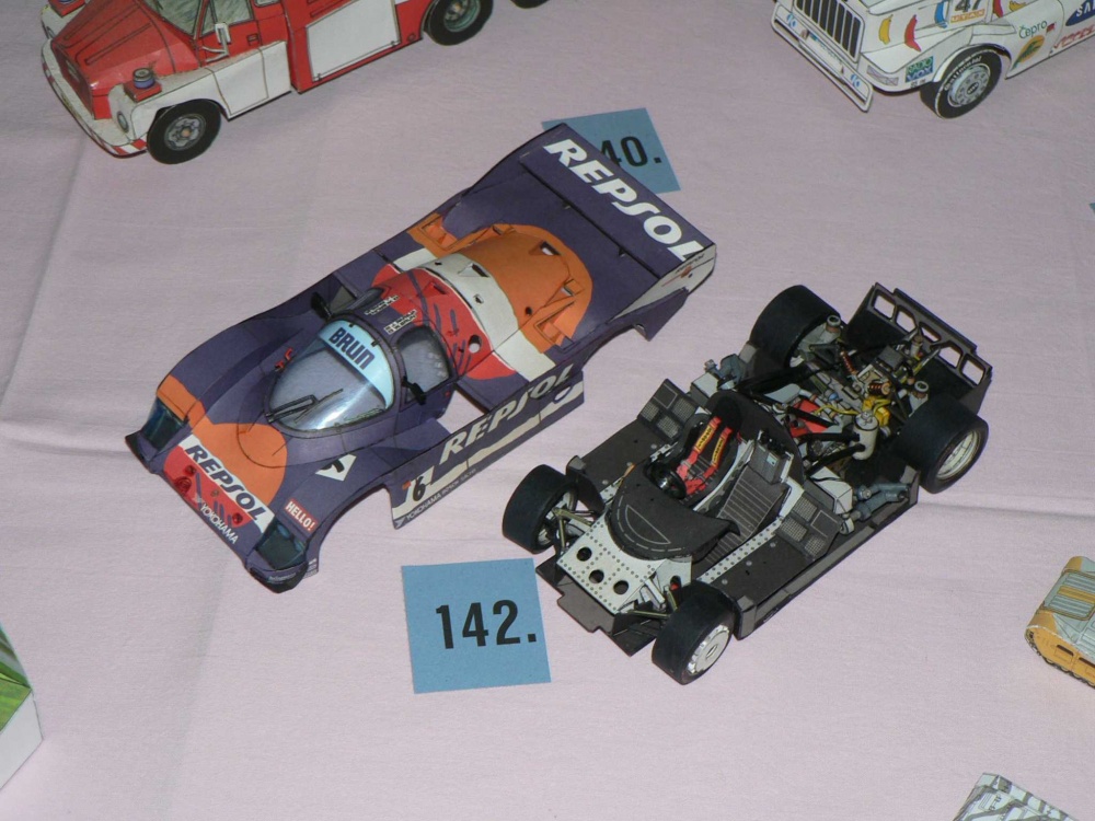 Pap�rov� velbloud 2011