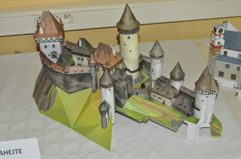 Pap�rov� velbloud 2013 Plze�