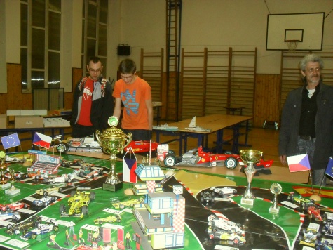 Pap�rshow Ostrava...