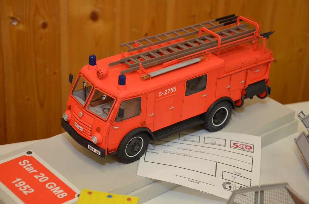 Pap�r show Ostrava 2015