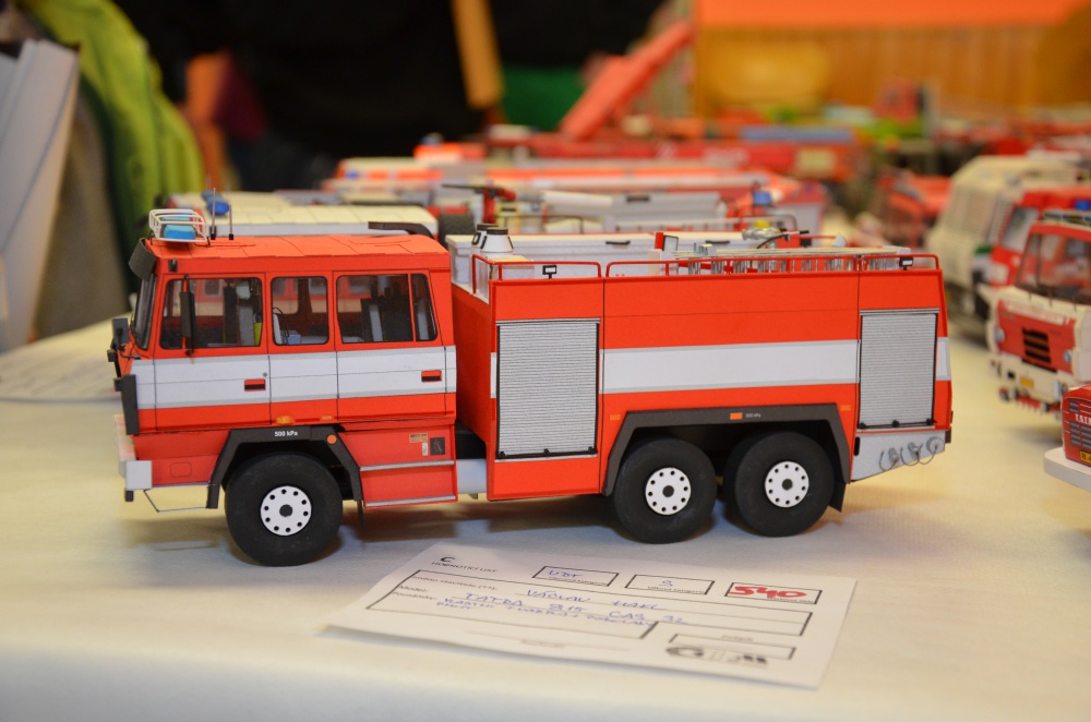 Pap�r show Ostrava 2015
