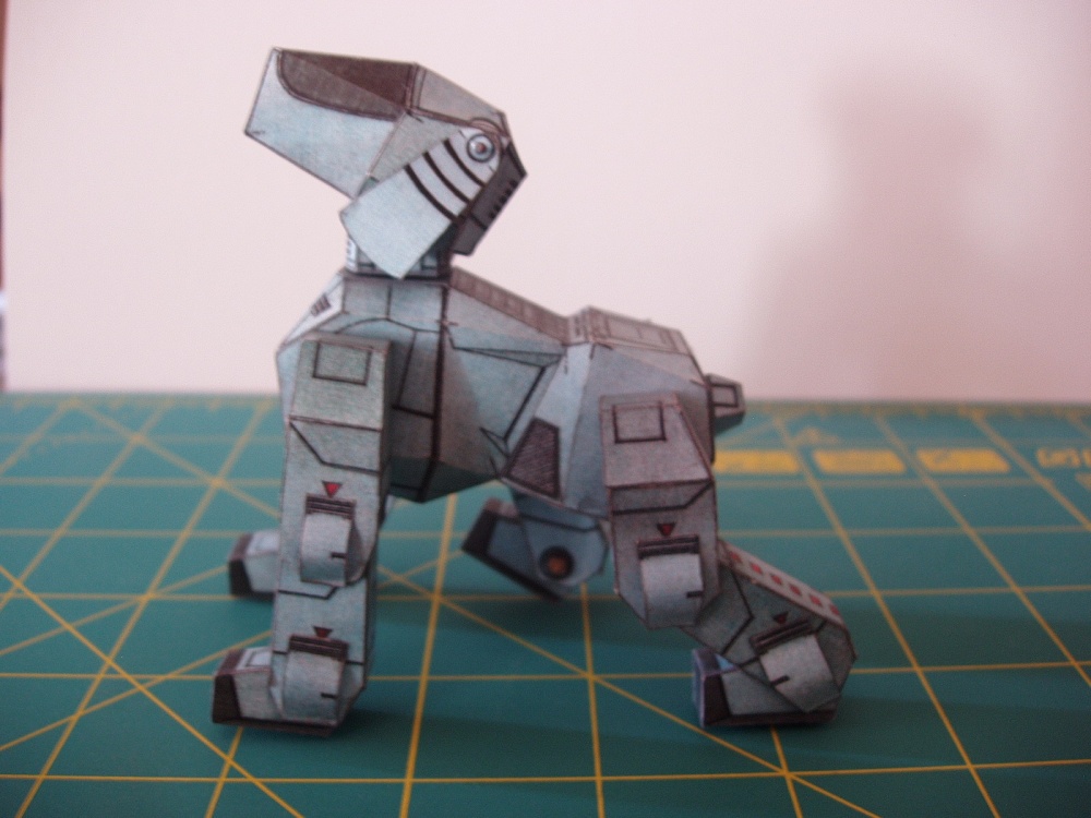 Pes Aibo (Plná velikost v novém okně) Pes Aibo