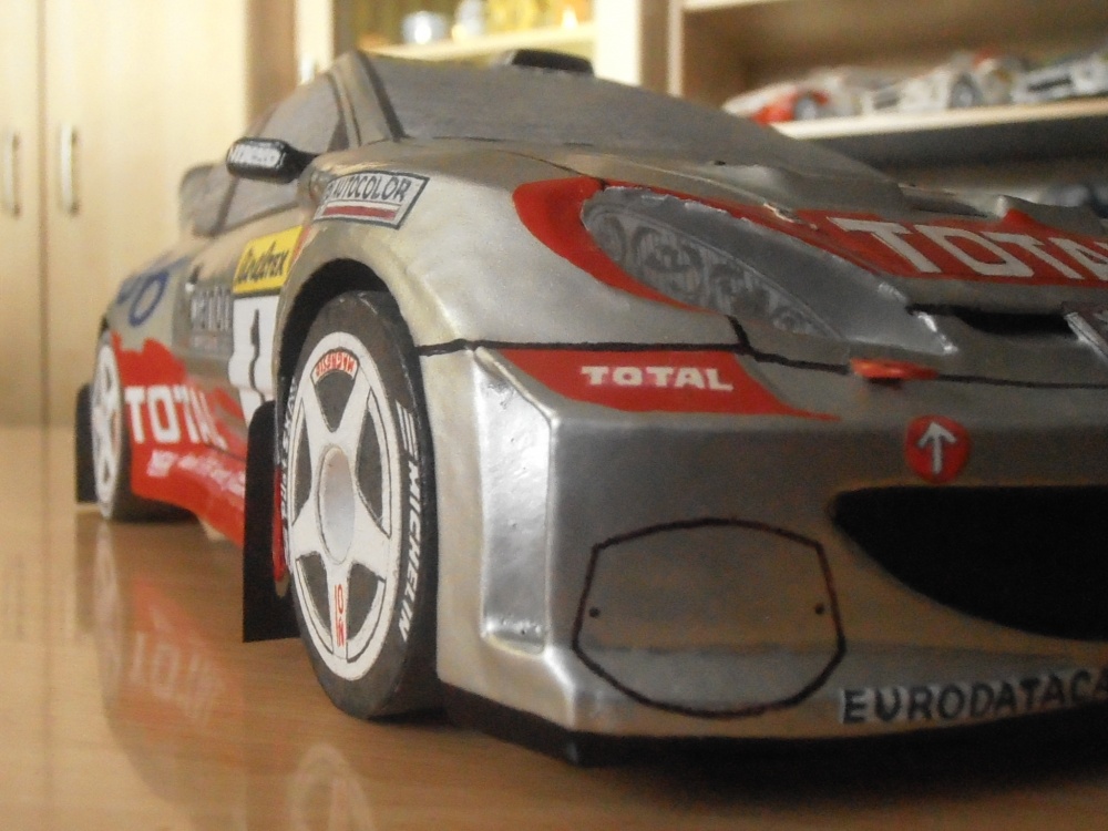 Peugeot 206 WRC (Plná velikost v novém okně) Peugeot 206 WRC