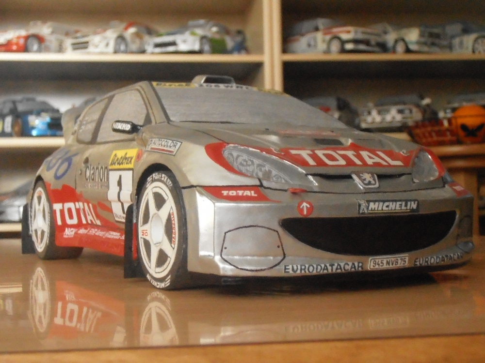 Peugeot 206 WRC (Plná velikost v novém okně) Peugeot 206 WRC