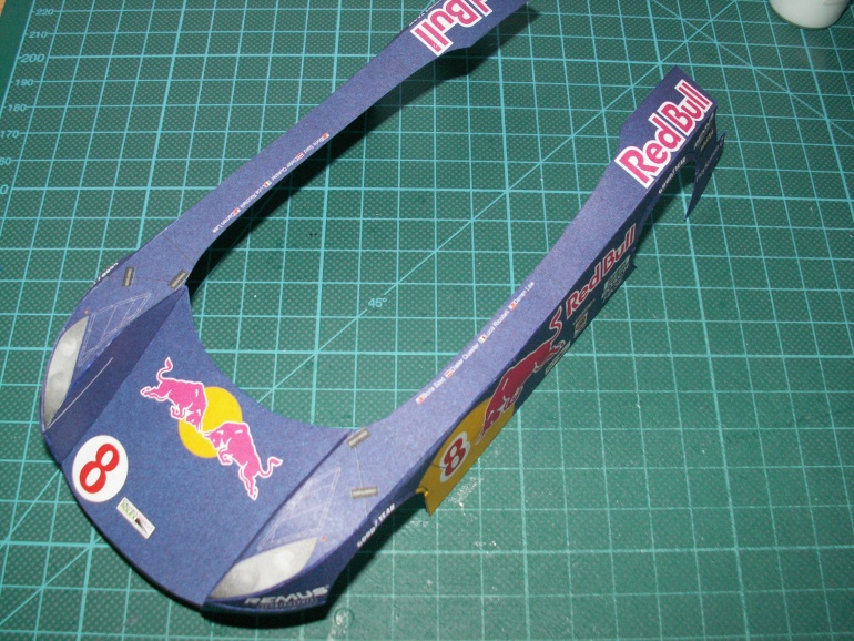 104885