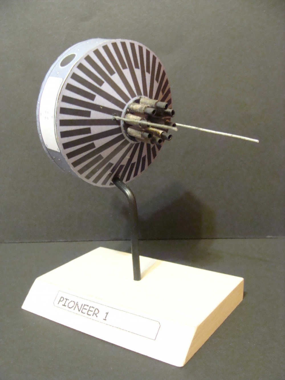 Pioneer 1 (Plná velikost v novém okně) Pioneer 1