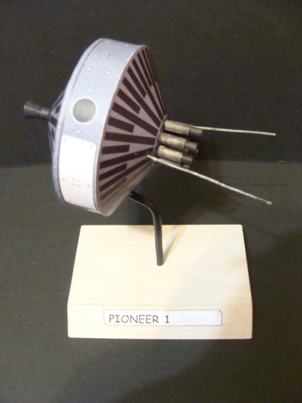 Pioneer 1 (Plná velikost v novém okně) Pioneer 1