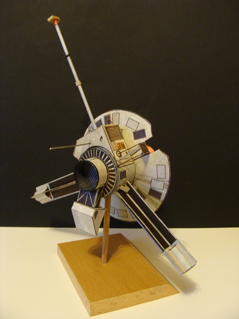 Pioneer 10 (Plná velikost v novém okně) Pioneer 10