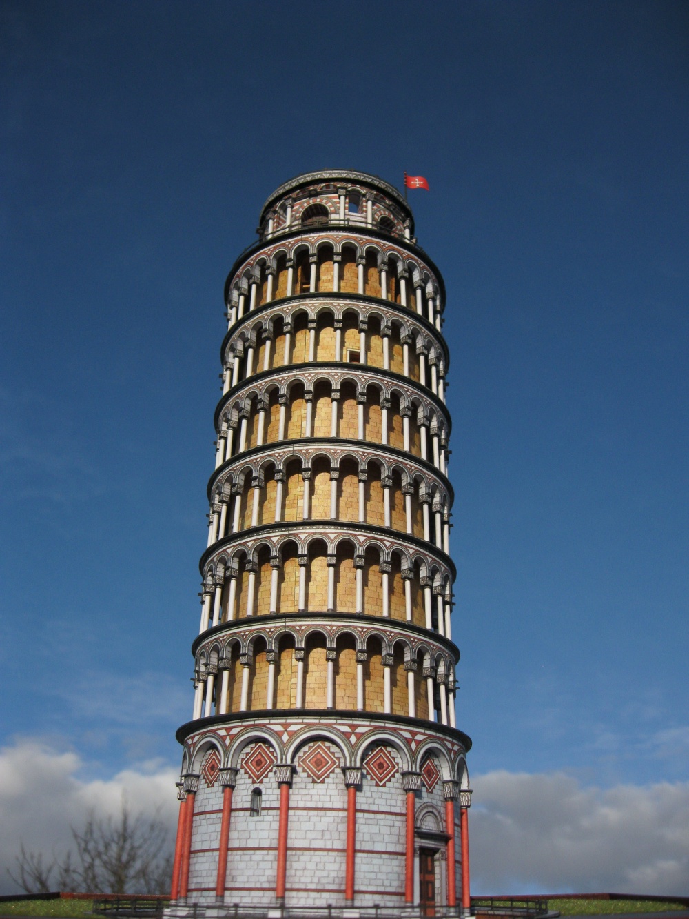 Pisa - Šikmá věž (Plná velikost v novém okně) Pisa - Šikmá věž