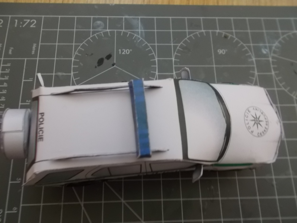 Policejní auto (Plná velikost v novém okně) Policejní auto