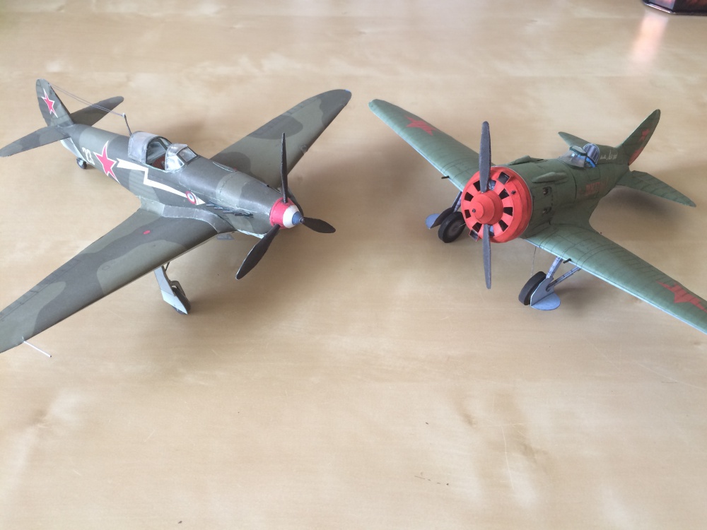 Polikarpov I-16 type 10 (Plná velikost v novém okně) Polikarpov I-16 type 10