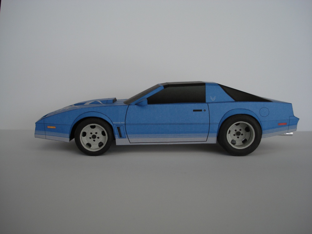 Pontiac Trans Am (Plná velikost v novém okně) Pontiac Trans Am