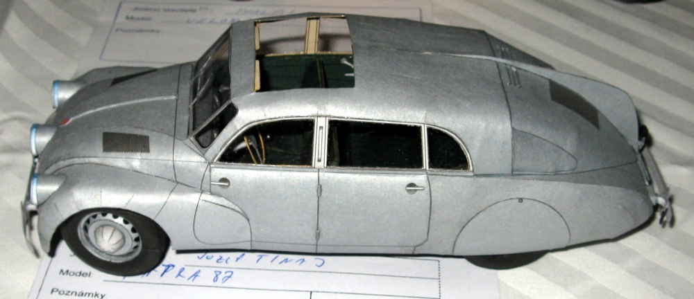 196220