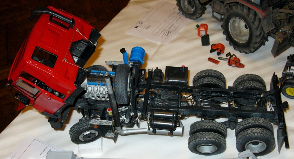 196228