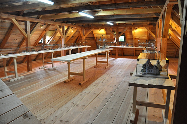 Pracovní galerie (Plná velikost v novém okně) Pracovní galerie