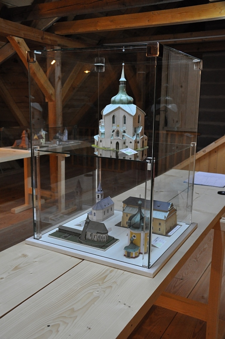 Pracovní galerie (Plná velikost v novém okně) Pracovní galerie