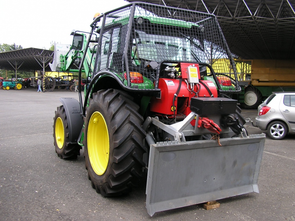 Prad�de�k�v traktor 2012
