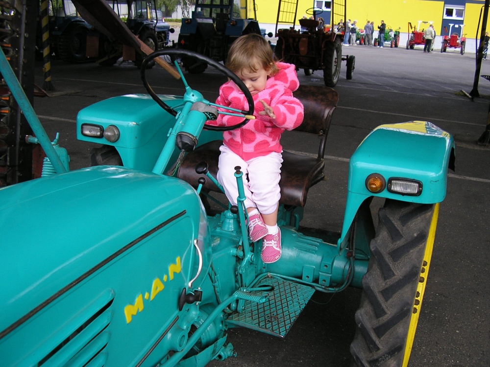 Prad�de�k�v traktor 2012
